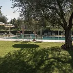 Apartmanhotel Borgo Al Cerro 4*