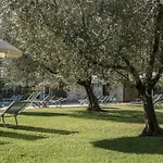 Apartmanhotel Borgo Al Cerro 4*