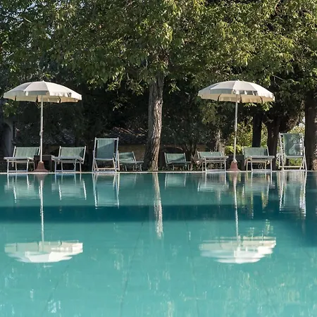 Borgo Al Cerro Apartahotel 4*
