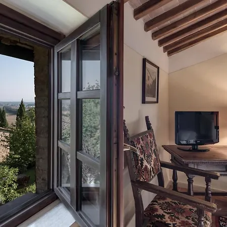 Borgo Al Cerro Aparthotel 3*