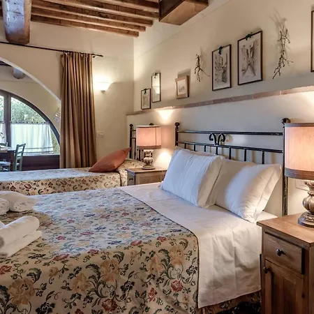 Borgo Al Cerro Aparthotel 3*